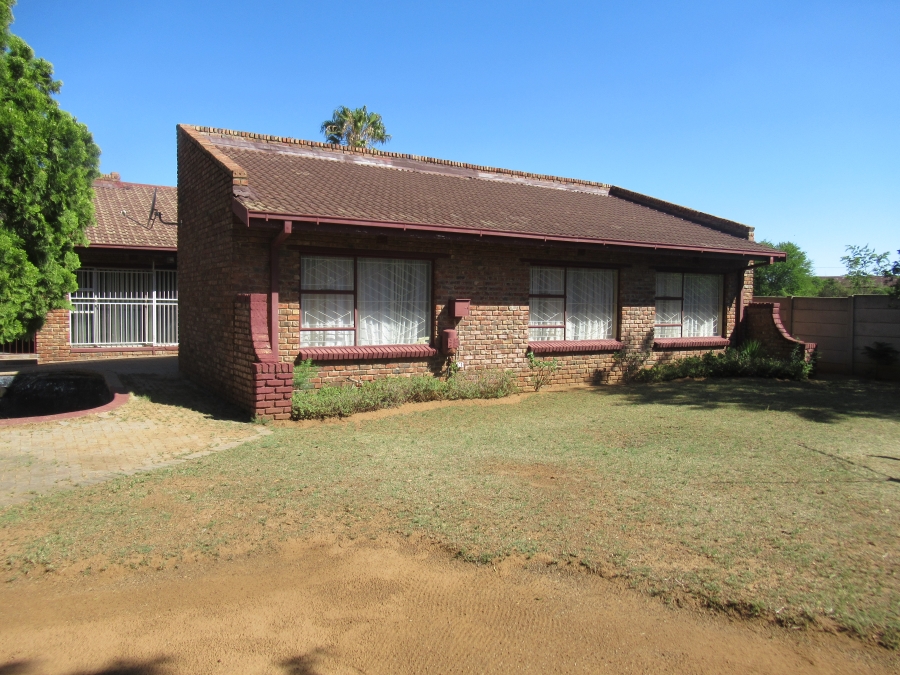 4 Bedroom Property for Sale in Riebeeckstad Free State